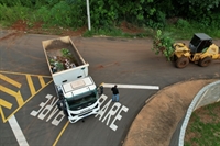 Trabalhos iniciam às 7h, por isso, é importante que a população retire os materiais que serão descartados com antecedência (Foto: Prefeitura de Votuporanga)