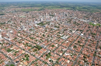 Considerando uma população de 100 mil habitantes e 250 igrejas evangélicas, há um templo para cada 400 pessoas  (Foto: Prefeitura de Votuporanga)