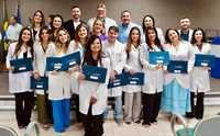 Formandos se especializaram em Pediatria, Ginecologia e Obstetrícia, Radiologia e Diagnóstico por Imagem ou Clínica Médica  (Foto: Santa Casa)