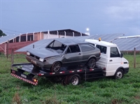 Chuva forte provoca capotamento na Estrada do 27; motorista de Votuporanga escapa por pouco