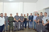 O prefeito Jorge Seba e seu secretário Marcos Moreno estão com a bola toda. Evento de ontem foi prestigiado por lideranças da cidade e comandantes de todas as forças policiais (Foto: A Cidade)