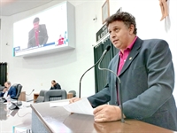O projeto de Nilton Santiago para multar quem alimenta os pombos repercutiu no fim de semana: alguns acham bobagem e outros dizem que é importante  (Foto: Assessoria)