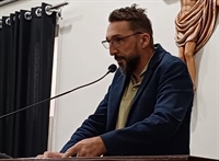  Professor Djalma retomou o debate sobre a falta de intérprete de Libras e cobrou agilidade na contratação de profissionais (Foto: Assessoria)