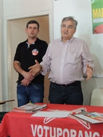 Antônio Mentor e o presidente do diretório municipal do PT, José Roberto Garcia