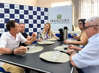 Rose Seba, Torrinha e representantes da entidade se reuniram com a chefe de gabinete do Carlão, Karina do Carmo (Foto: Prefeitura de Votuporanga)
