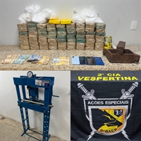 O casal de traficantes foi preso em flagrante com uma carga de drogas avaliada em mais de R$ 2 milhões na região (Foto: Divulgação)