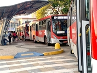 Serão disponibilizados dois horários para ida ao Centro de Eventos “Helder Henrique Galera” e três para o retorno (Foto: Prefeitura de Votuporanga)