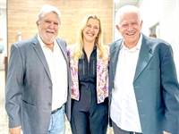  Fontes afirmam que Cabo Valter anda chateado com as articulações para a troca do vice na chapa de Jorge Seba, na foto ao lado de Rose Seba; pessoalmente, no entanto, ele desconversa(Foto: Redes sociais)