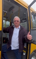 Prefeito de Parisi recebe novo ônibus escolar
