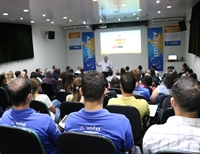 Diretoria da FEV e Reitoria da UNIFEV se reúnem com colaboradores