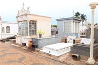 Finados: famílias têm até sexta para obras em túmulos no Cemitério Municipal