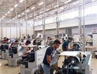Alunos de Engenharia Mecânica da Unifev participam de aulas práticas no Senai