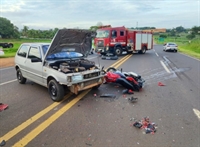 Acidente envolvendo veículo e motocicleta em Fernandópolis deixou um motociclista ferido na manhã de ontem (Foto: Reprodução)