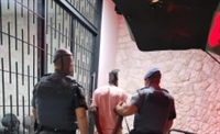 Diante da gravidade do caso, o suspeito recebeu voz de prisão e foi conduzido à Central de Polícia Civil de Votuporanga (Foto: Reprodução)