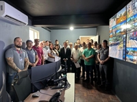 Entrega oficial dos Totens de Segurança Helper contou com presença de forças policiais e autoridades (Foto: Prefeitura de Jales)