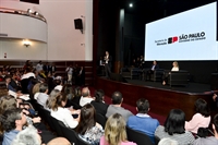 A formalização da iniciativa ocorreu em cerimônia na sede da Secretaria da Educação, em São Paulo, na última terça-feira (Foto: Governo de SP)