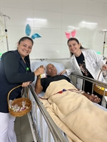  Aprevo entrega 300 kits com bombons para pacientes da diálise da Santa Casa (Foto: Santa Casa)