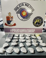 Traficante foi flagrado saindo de um terreno baldio na Estação e com ele os policiais encontraram 340 gramas de maconha (Foto: Divulgação)