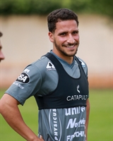 Volante da Votuporanguense saiu do Brasil direto para o time que revelou Cristiano Ronaldo