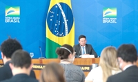 Quem ficou a cargo de anunciar o novo Auxílio Brasil, do governo federal, foi o ministro da Cidadania, João Roma, no Palácio do Planalto (Foto:Valter Campanato/Agência Brasil)