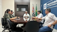 Com a nova equipe o município ganha um acréscimo de 30% no policiamento rural; ampliação foi definida em reunião no gabinete (Foto: Prefeitura de Votuporanga)