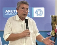 Deputado Carlão bastante motivado com a reunião dos prefeitos eleitos, hoje, na Câmara Municipal. (Foto Redes sociais)