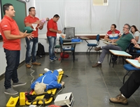Colaboradores brigadistas da Unifev participam de treinamento