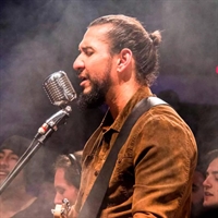 O ex-vocalista do ‘Raimundos’, Rodolfo Abrantes, estará em Votuporanga amanhã para participar da 2ª Conferência Redenção (Foto: Divulgação)