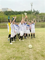 O troféu conquistado pelo time vai ser transitório, igual a Taça da Libertadores, e deve chegar a Votuporanga nos próximos dias (Foto: Arquivo pessoal)
