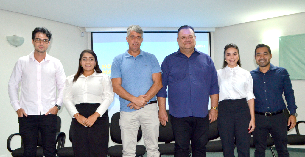 No último final de semana, a família Rodolfo celebrou com muita alegria e emoção a formatura da Dra. Laura Rodolfo, que concluiu com êxito o seu curso de Direito pela renomada USP – São Francisco. A festa, realizada na Expo Transamérica em São Paulo no dia 29 de março, foi um evento deslumbrante, repleto de amor, sorrisos e momentos inesquecíveis. Parabéns à Dra. Laura e a toda a família, que compartilhou com tanto entusiasmo essa grande conquista na vida de Laura, marcando o início de uma nova e promissora jornada! Momentos como este reforçam o valor da união familiar e do apoio mútuo nas vitórias da vida.