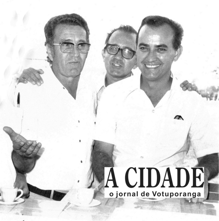 Esta foto é dos anos 70 e registra um encontro político para recepcionar uma autoridade do governo durante um almoço no Horto Florestal. Aparecem da esquerda para a direita: o então vice-prefeito Gabriel Jabur, Antonio Seba - chefe do Posto Fiscal, e o presidente da Câmara, Dr. Joaquim Figueira da Costa