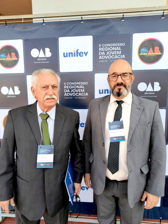 O Congresso Regional da Jovem Advocacia contou com a presença do presidente da OAB Votuporanga, Dr. Adelino Ferrari Filho, e do vice-presidente, Dr. Bruno Dumbra. O evento foi uma oportunidade de promover o fortalecimento da classe, incentivar o networking entre os profissionais e celebrar a importância da advocacia, especialmente em alusão ao Dia da Advocacia, comemorado em 11 de agosto. Momentos de troca, crescimento e união marcaram o encontro.