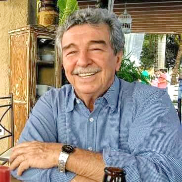 Ontem foi dia de festa para o escritor e ex-presidente da UNIFEV, Diogo Mendes Vicentini, que celebrou mais um ano de vida com um sorriso aberto e o coração cheio de gratidão. Ao lado da esposa, Célia Amêndola, que comandou o coro do 'Parabéns a você' Diogo foi cercado de amor, carinho e boas energias de amigos e familiares. Felicidades Diogo, que este novo ciclo venha repleto de saúde, conquistas e muita inspiração. 