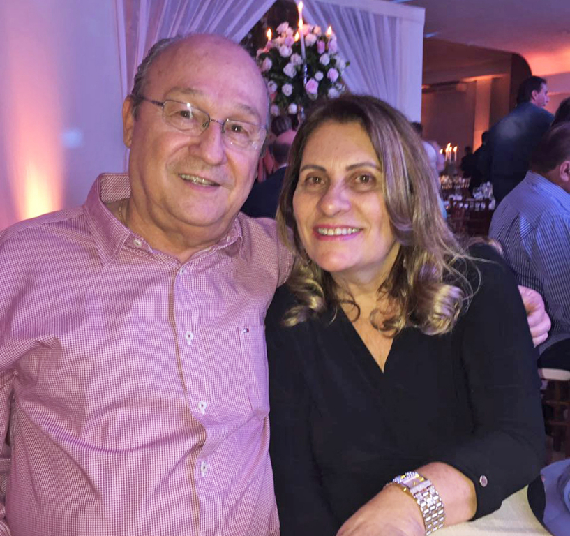 O cartorário Santo Billalba Junior também comemora um novo ciclo de vida nesta segunda-feira. Na foto, o aniversariante e a esposa Vera Lucia
