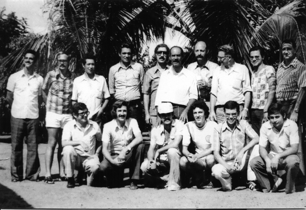 Um almoço de confraternização no ano de 1975, na fazenda de Gervásio Alves Pereira, em Valentim Gentil. Na foto, entre outros, identificamos: Dr. Nazir, José Marciano Barreto, Horácio Corrêa de Moraes, Gervásio Alves Pereira, João Pereira dos Santos, Plínio Marin, Paulo José da Silva, Coronel Claudio Romero, Natal Cicote, José Antonio Costa, Antonio Carlos Mainardi e José Carlos Gonçalves