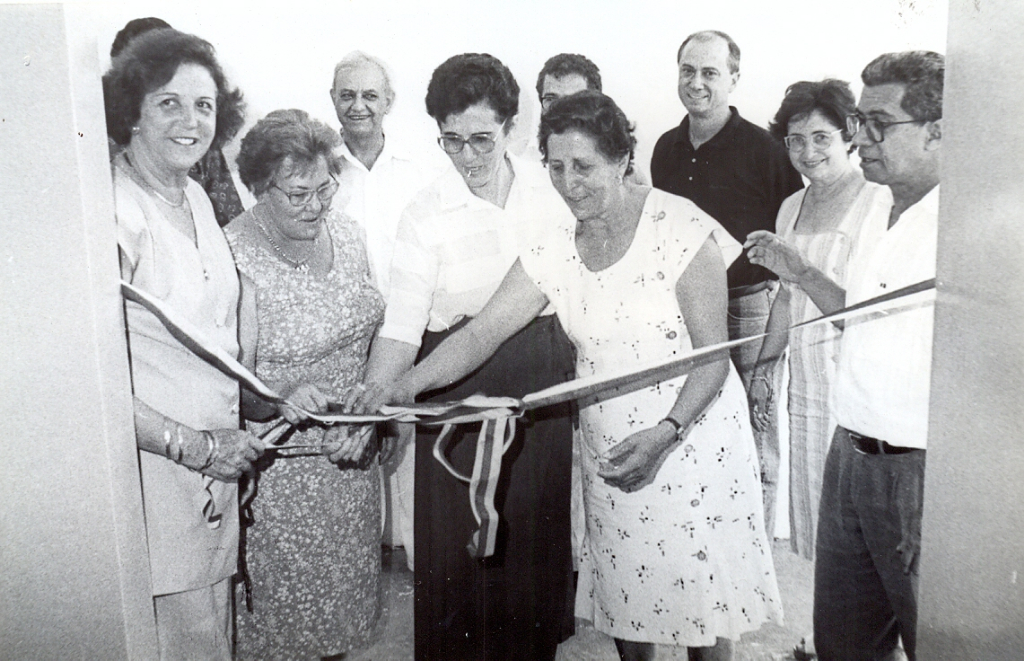 No dia 1.o de agosto de 1994, foi inaugurado o Centro Infantil “Joana Rossafa Nogueira”, como parte dos festejos de aniversário da cidade. Prestigiaram o ato a então Primeira Dama, Aparecida Nogueira Stefanelli, Ana Nogueira, dr. Joaquim Figueira da Costa( então vice-prefeito), Magda Nogueira, Adélia Nogueira, o então gerente regional da CESP Marcos Garcia Laraya, a profa. Marilda Mantovani e o vereador Arquimedes (Nei) Neves.