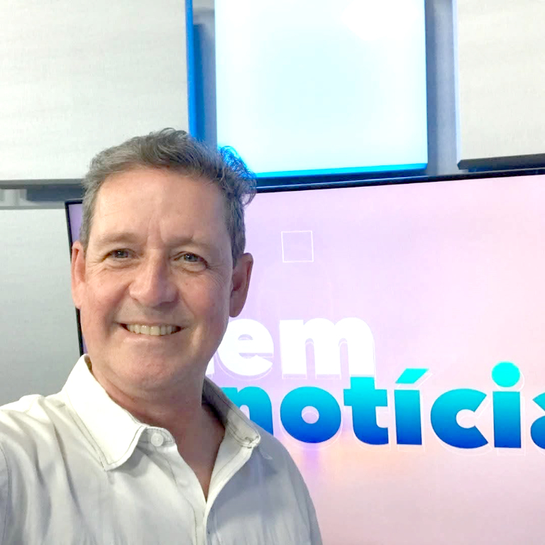 O diretor comercial da TV TEM Rio Preto, Marcelo Mamone, é o feliz aniversariante desta sexta-feira, 12 de dezembro. Ele celebra a data envolvido no carinho de seus familiares e amigos, recebendo também o abraço especial de seus companheiros do Rotary Club 8 de Agosto de Votuporanga. Que este novo ciclo seja marcado por boas oportunidades, conquistas significativas e muitos momentos especiais.