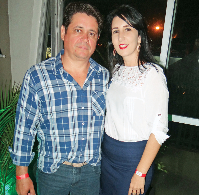 Terça-feira especial para André Hebeler (Damasu Colchões e Arth Móveis) que brinda mais um ano de vida. Ele receberá o carinho dos amigos, familiares e em especial da esposa Kelly 
e do filhão Ricardo. Parabéns!