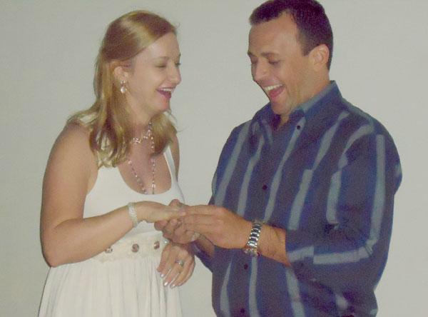 Claudio Fontoura e Lucibel Schumaher ficaram noivos no último dia 10. Felicidades para o casal