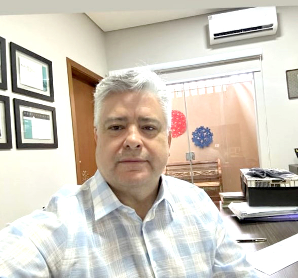 O empresário Marcos Gerolamo Aureliano, sócio-administrador da Mega Online Software, em Votuporanga, se destaca pelo comprometimento e visão inovadora no setor de tecnologia. Sempre atento às tendências do mercado, Marcos busca soluções tecnológicas de ponta para atender com eficiência e precisão as necessidades das empresas que confiam em seu trabalho. Seu foco é entregar um serviço dedicado, moderno e altamente eficaz, contribuindo para a evolução e o sucesso de seus clientes.