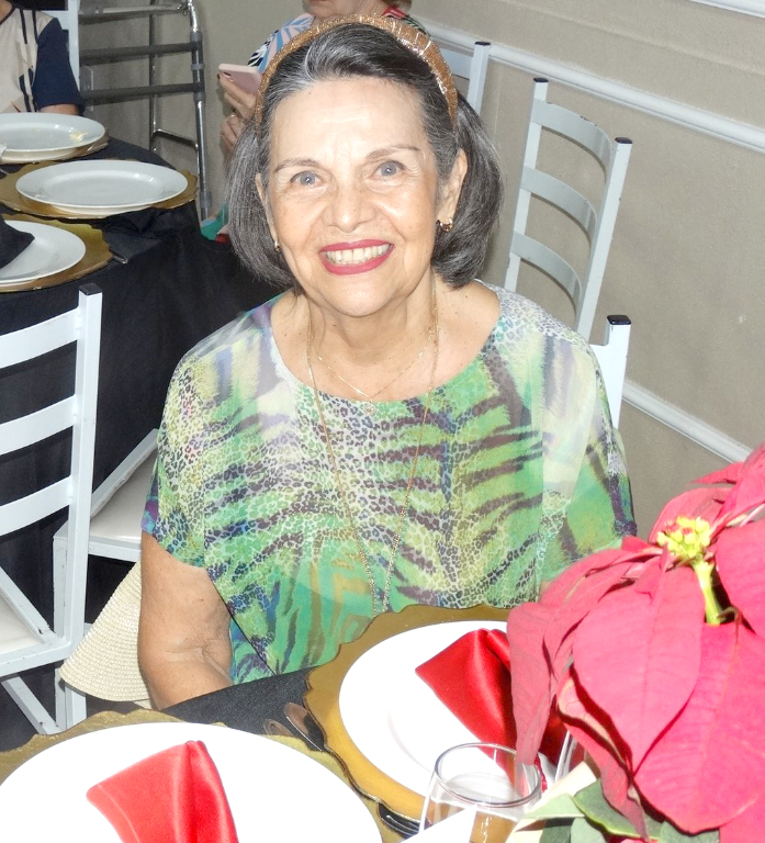 E a data é querida hoje (16) para nossa querida amiga Maria Alice Maranho de Freitas,  que celebra a dádiva da vida cercada de amor, sorrisos e gratidão. Ela brinda a chegada de um novo ciclo, rodeada pelo amor do marido Edeval de Freitas, dos filhos e de toda a família, que se une em uma só voz para desejar as melhores graças e as mais ricas bênçãos como presente de aniversário. Parabéns, Maria Alice! Que a força de tudo o que é bom encontre seu caminho até você e ilumine cada passo desta nova etapa. Feliz aniversário!