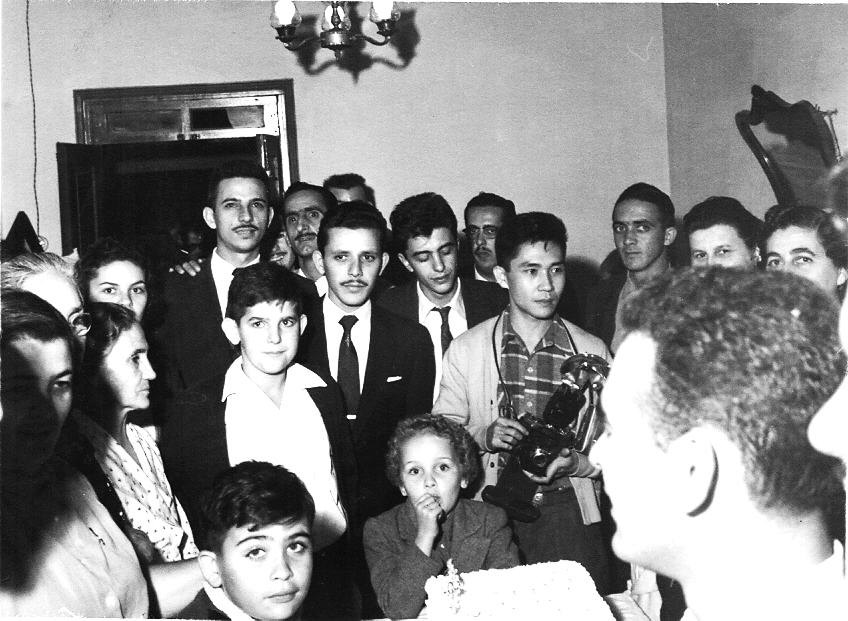 Um encontro solene nos anos 60 reuniu essa plateia formada pelas lideranças da época. Entre eles: Pedro Clóvis Nogueira,Paulo Borges, Antonia Nogueira,Tite, Bilto Herreira, Nélson Miguel, Rames Cury, Hélio Antunes, Juvenal Domingos Martins Lopes, Carlos Sato e Darcy Cecchine