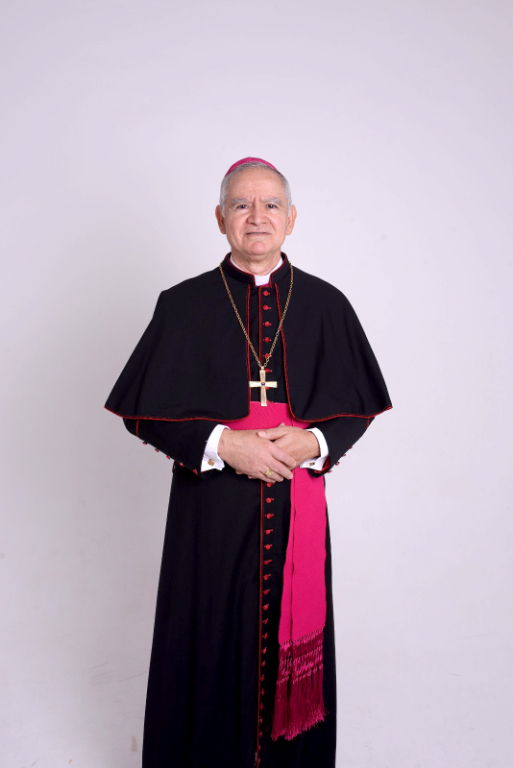 Com gratidão a Deus, a Diocese de Votuporanga convida todos os fiéis para a Santa Missa em ação de graças pelo aniversário de Dom Moacir, nesta sexta-feira, às 19h, na Catedral Nossa Senhora Aparecida. Será um momento especial de oração e comunhão, em que seminaristas, pastorais, movimentos e toda a comunidade se unem para pedir a Deus que fortaleça Dom Moacir em sua missão episcopal, sob a proteção de Nossa Senhora Aparecida e a inspiração constante do Espírito Santo.
Parabéns, Dom Moacir! Que Deus lhe conceda saúde, sabedoria e coragem para seguir servindo com amor à Igreja e ao povo de Deus.
Feliz Aniversário, Dom Moacir! Que o Senhor lhe conceda saúde, paz e sabedoria para continuar servindo com alegria e coragem à Igreja e ao povo de Deus!
