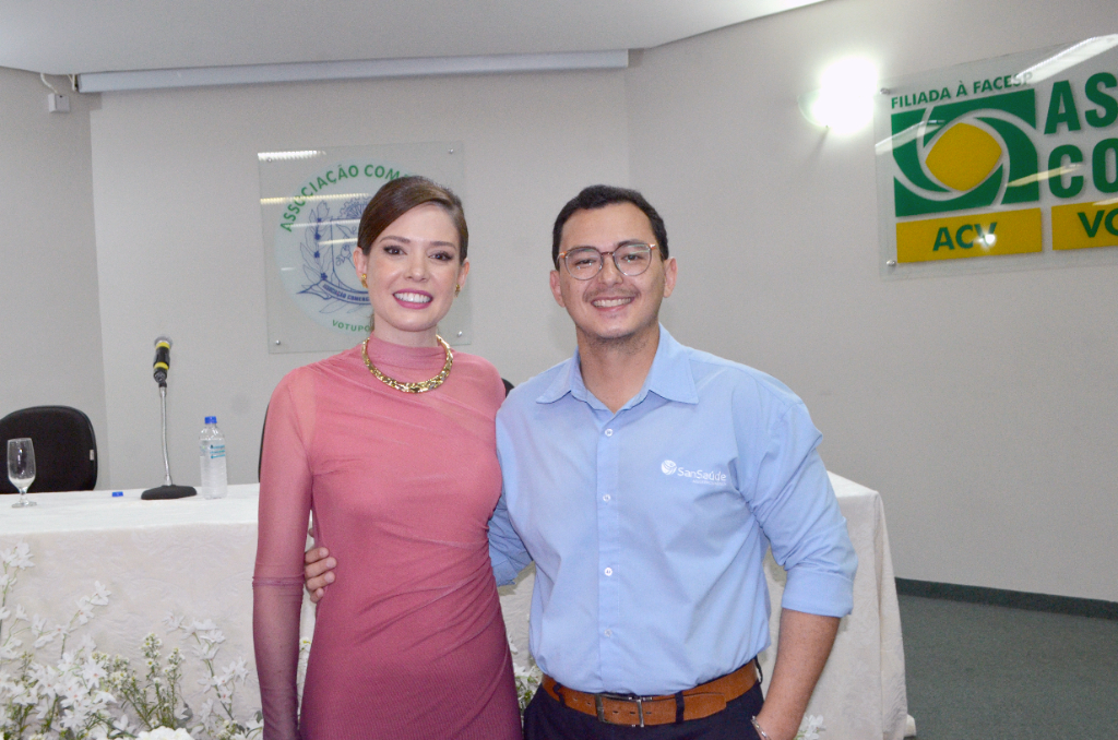 Na noite da última quinta-feira, 24 de julho, Natália De Haro foi reconduzida à presidência da ACV. Ao seu lado, Gustavo Sato representou o SanSáude durante a cerimônia de posse, marcando mais um ciclo de liderança e compromisso com o desenvolvimento da entidade.