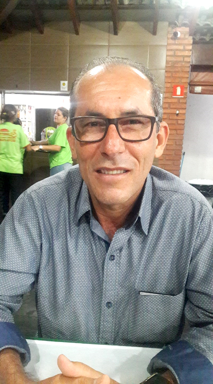 Os parabéns desta terça-feira, 26 de agosto, vão para o estimado despachante Elso Ribeiro da Silva, que celebra hoje mais um ano de vida! Proprietário do Escritório de Despachante Noroeste, Elso atua com dedicação e profissionalismo há 38 anos no ramo, sendo uma referência na área. Seu escritório também oferece o curso de Arrais Amador, ampliando ainda mais os serviços prestados com excelência. Desejamos a você, Elso, um aniversário repleto de luz, saúde, paz, sucesso e muitas boas pescarias pela vida afora! Que a alegria deste dia especial se estenda por todos os momentos da sua caminhada