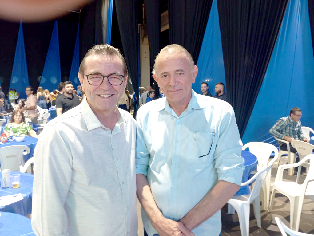 Os irmãos Carlos Polaquini e José Polaquini marcaram presença na Noite Premiada, realizada pela Santa Casa na última sexta-feira. Quando o assunto é solidariedade, esses empresários fazem questão de se unir e colaborar com o hospital, que é referência em saúde pública para Votuporanga e toda a região