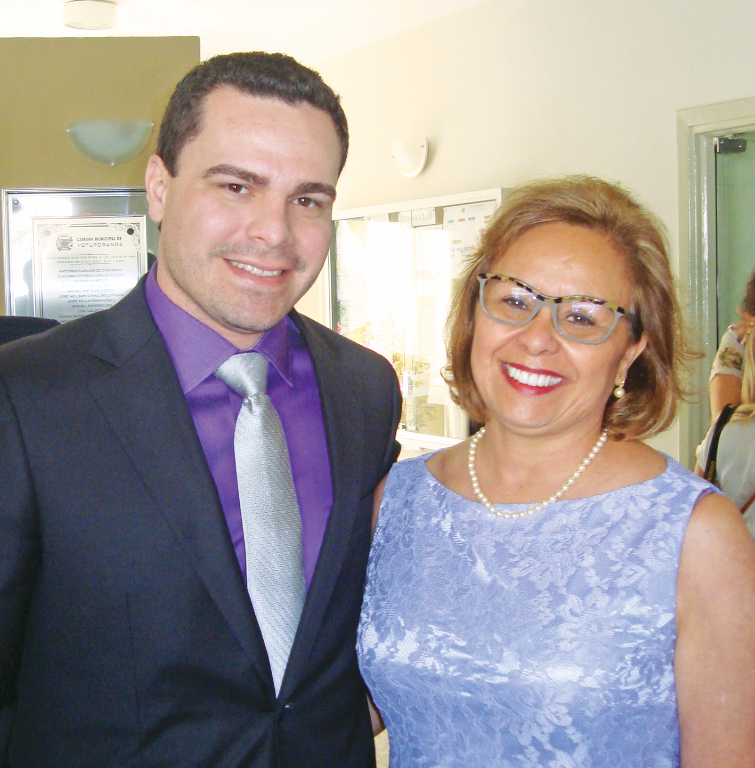 O vereador Mateus Rodero, na foto com a sua mãe Maria, vai na tribuna da Câmara nesta segunda-feira para agradecer os cumprimentos que recebe pelo transcurso do seu aniversário amanhã, dia 30