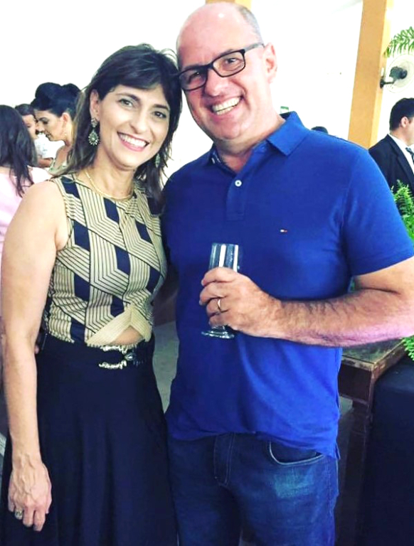 O domingo amanhã, 23 de novembro, será especial para Glaucia Mara Gorayeb Pereira, que celebra com muita alegria e gratidão mais um ano de vida ao lado do seu marido, Luís Henrique Modé Pereira. Ela recebe o novo ano de vida cercada pelo carinho da família e dos amigos, que lhe desejam muitas bênçãos, alegrias e realizações. Parabéns, Gláucia! Que seu novo ciclo de vida dia seja repleto de abraços, sorrisos e boas surpresas.