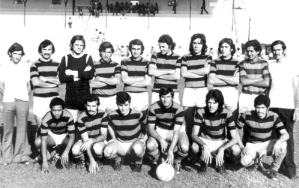 Esporte Clube COVOBEL-1975 - Esta equipe perfilada no Estádio “Plínio Marin” foi campeã amadora do ano de 1975. Trata-se da equipe da COVOBEL - Comercial Votuporanga de Bebebidas, uma empresa distribuidora de bebidas Antarctica, instalada na rua Pernambuco,  e sob a direção de José Alberto Martins André (Supermercado Santa Cruz).  Veja que são os jogadores conferindo a partir da esquerda: De pé- João Freitas (diretor), José Pires, Osmir (goleiro), Tite, Silva, Zézinho (Casa União), Marcão, Jair Sampaio, Biga e Freitas (Técnico). Agachados: Ivan, Joaquim, Grilo,  Teno Matinha, Odilon ( Piratininga) e Fernando.A foto é do álbum de Jair Sampaio.
