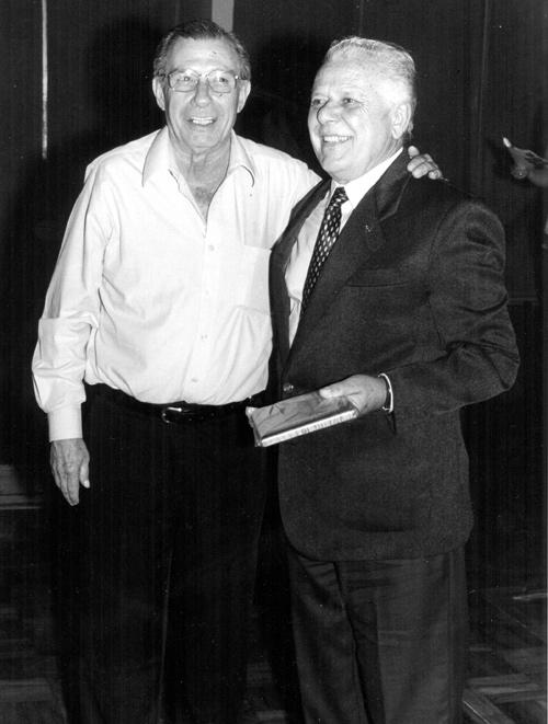 Transmissão de cargo no Votuclube - Em concorrida cerimônia realizada em 1975, que contou com a presença de autoridades e associados do Votuporanga Clube, o então empresário Áureo Ferreira passou a presidência do clube para Rames Cury. Foi uma época brilhante do clube onde foram feitas inúmeras melhorias e realizados memoráveis bailes de gala com as melhores bandas e conjuntos musicais do Brasil. Rames incrementou as promoções sociais promovendo os Bailes das Debutantes com os maiores astros de novelas daquela época. Bons tempos do clube.